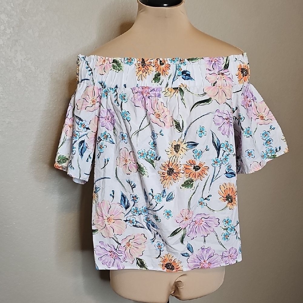 NWT Crown & Ivy Small White Multicolor Floral Off-Shoulder‎ Ruffle Blouse